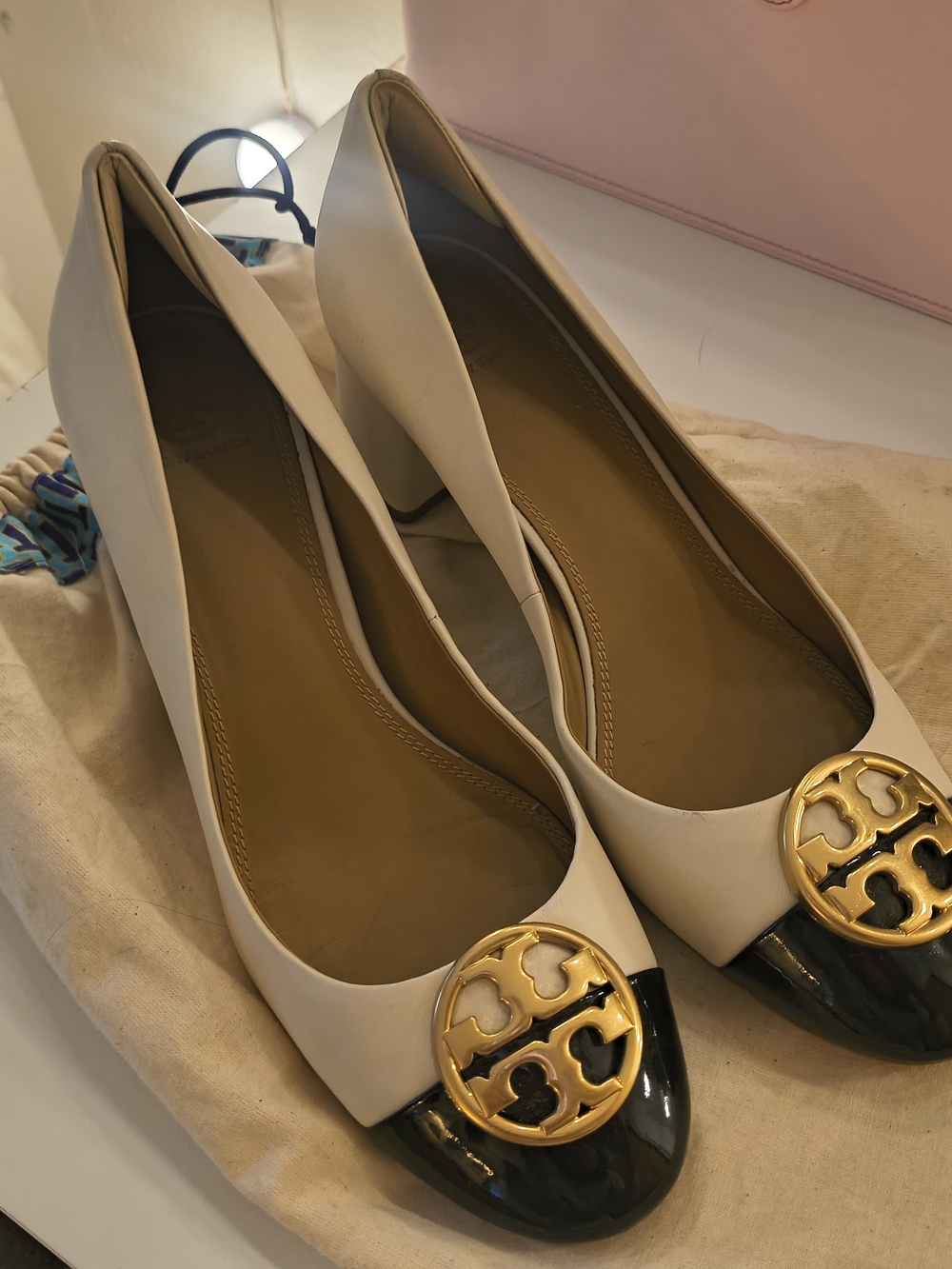 Tory Burch Chelsea Cap-Toe Pumps Slip-On Block Heel Ivory & Black w/ Gold S 10.5